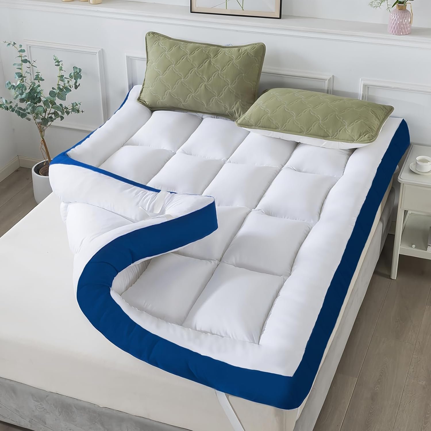 WhatsBedding 5 Inch Memory Foam Queen Mattress Topper 100% Cotton Top, Filled with Breathable & Soft Memory Foam Pillow Top,4 Elastic Straps